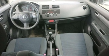 Suzuki Swift IV 2009 Suzuki Swift Suzuki Swift IV Klimatronic, Biala Perla 1.3 Diesel 90KM, zdjęcie 12
