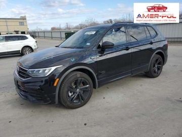 Volkswagen Tiguan II 2023 Volkswagen Tiguan 2023, 2.0L, 4x4, SE R-LINE BLACK, po gradobiciu 2.0 184KM
