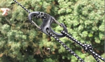 ПЛАСТИКОВЫЙ ДВУХСТОРОННИЙ БРЕЛОК EDC CRABINER S