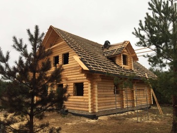 CAŁOROCZNY DOMEK Z BALI 180 MM
