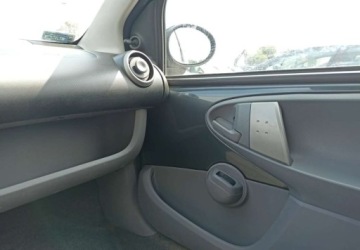 Citroen C1 I Hatchback 1.0 i 68KM 2008 Citroen C1 Citroen C1 Benzyna 68KM, zdjęcie 11