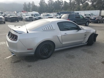 Ford Mustang V 2013 Ford Mustang GT 2013 5.0L 5.0 Benzyna 420KM, zdjęcie 3