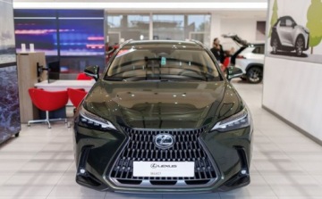 Lexus NX II SUV Facelifting 2.5 450h+ 309KM 2025 Lexus NX 450h Prestige AWD Design Tazuna Premium 2.5 Hybryda Plug-in 309KM