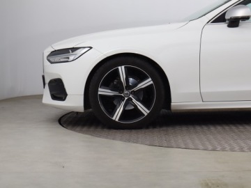 Volvo V90 II Kombi 2.0 D4 190KM 2019 Volvo V90 D4, 187 KM, Automat, VAT 23%, Skóra, zdjęcie 14