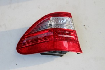 LAMPA LEWA TYLNA MERCEDES E320