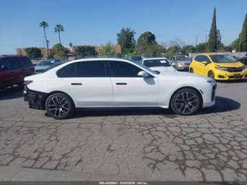 BMW Seria 7 G70 2023 BMW Seria 7 740i 2023 3.0 Benzyna 375KM, zdjęcie 6