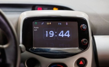 Toyota Aygo II Hatchback 5d 1.0 VVT-i 69KM 2017 Toyota Aygo 1.0 VVT-i X-play Benzyna 69KM, zdjęcie 19