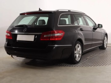 Mercedes Klasa E W212 Kombi 200 CGI BlueEFFICIENCY 184KM 2010 Mercedes E E 200, Automat, Skóra, Navi, Xenon, zdjęcie 4