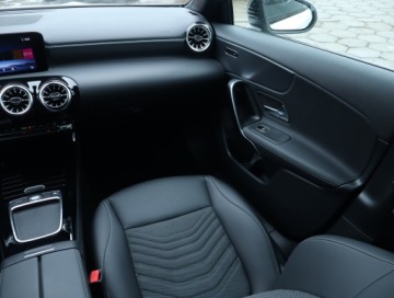 Mercedes Klasa A W177/V177 Sedan Plug-In Facelifting 1.3 250e 218KM 2023 Mercedes A A 250 e, Salon Polska, 1. Właściciel, zdjęcie 7