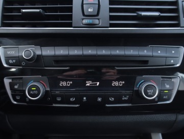 BMW Seria 1 F20-F21 2016 BMW 1 118i, Klima, Klimatronic, Tempomat, zdjęcie 12