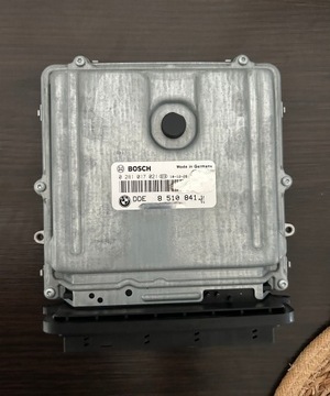 BMW E70 E71 JEDNOTKA MOTORU ŘÍZENÍ 4.0D 8510841 N57D30B 0281017021