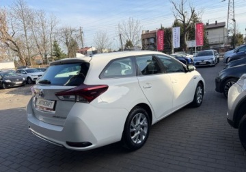 Toyota Auris II Touring Sports Facelifting 1.8 Hybrid 136KM 2016 Toyota Auris salon Polska, Podgrzewane fotele, Kamera 1.8 Hybryda 136KM, zdjęcie 28
