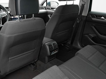 Volkswagen Passat B8 Variant Facelifting 1.5 TSI EVO 150KM 2021 Volkswagen Passat 1.5 TSI Business DSG HAK LED, zdjęcie 21