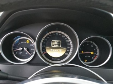 Mercedes Klasa C W204 2012 Mercedes-Benz Klasa C 63 Amg 2012 6.3 Benzyna 451KM, zdjęcie 8