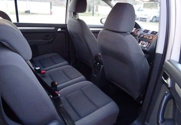 Volkswagen Touran II 2011 Volkswagen Touran 1.6tdi,7 osob,klima,dwa kluczyki,oplacony gotowy do reje, zdjęcie 10