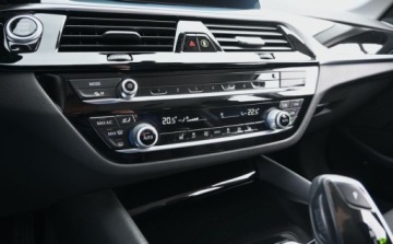 BMW Seria 5 G30-G31 Touring 520d 190KM 2020 BMW Seria 5 2,0D 190 KM X-DRIVE Full Led Nawigacja SPORT-LINE 2.0 Diesel, zdjęcie 34