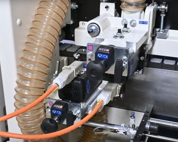 CASADEI FLEXA 23 кромкооблицовочный станок | SCM GROUP | резак для предварительной обработки + углы + скребки + полировщик