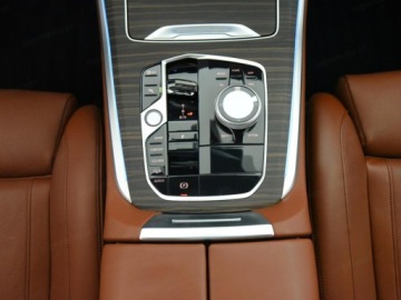 BMW X5 G05 SUV Facelifting 3.0 40d 352KM 2025 BMW X5 xDrive40d Individual Edition Suv 3.0 (352KM) 2025, zdjęcie 9