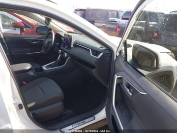 Toyota 2024 Toyota RAV4 2024r., XLE, od ubezpieczalni 2.5 Benzyna 203KM, zdjęcie 8