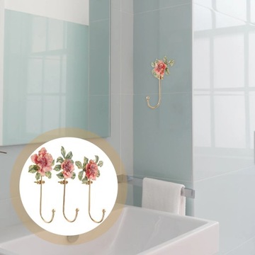 Крючки для одежды на стену.