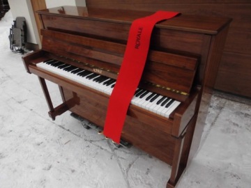 ПИАНИНО КОРЕЯ** ROYALE U115** КОРИЧНЕВЫЙ ПОЛИЭСТЕР 1990-е гг.