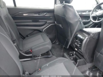 Jeep Grand Cherokee IV 2022 Jeep Grand Cherokee 2022 Jeep Grand Cherokee L Laredo 4x4 3.6 Benzyna 295KM, zdjęcie 10