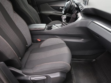 Peugeot 3008 I Crossover Facelifting 1.2 PureTech 130KM 2016 Peugeot 3008 1.2 PureTech, Salon Polska, zdjęcie 8