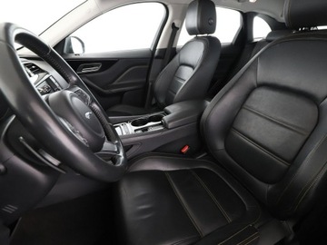 Jaguar F-Pace SUV 2.0 i4D 180KM 2016 Jaguar F-PACE 20d Automat AWD Portfolio Nawigacja, zdjęcie 12