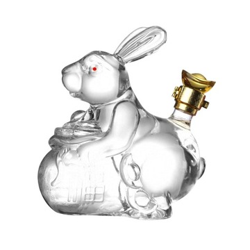 Бутылка-графин в виде кролика с выдувными пробками вручную