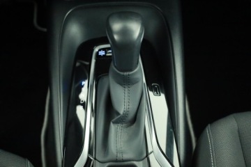 Toyota Corolla XII TS Kombi 1.8 Hybrid 122KM 2019 Toyota Corolla 1.8 Hybrid, Salon Polska, zdjęcie 14