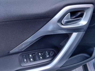 Peugeot 2008 I SUV Facelifting 1.2 PureTech 110KM 2016 Peugeot 2008 Panorama Navi Klimatronik Alu PDC Hak 1.2 Benzyna 110KM, zdjęcie 10