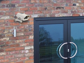 ФУНКЦИОНАЛЬНАЯ КАМЕРА С СОЛНЕЧНОЙ МИГАЮЩЕЙ СВЕТОДИОДНОЙ КАМЕРОЙ