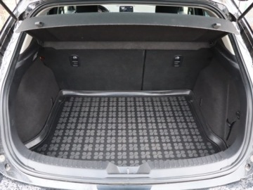 Mazda 3 III Hatchback  2.0 SKYACTIV-G  165KM 2016 Mazda 3 2.0 Skyactiv-G, Salon Polska, Navi, Klima, zdjęcie 13