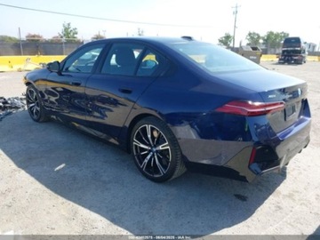 BMW Seria 5 G90-91 2025 BMW Seria 5 550E xDrive 2025 3.0l 3.0 Hybryda 483KM, zdjęcie 3