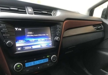 Toyota Avensis III Sedan Facelifting 2015 1.8 Valvematic 147KM 2015 Toyota Avensis Toyota Avensis 1.8 Premium 1.8 Benzyna 147KM, zdjęcie 21