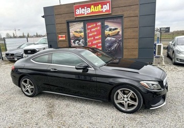 Mercedes Klasa C W205 2017 Mercedes-Benz Klasa C 4X4 C300 2.0 BENZ 245 KM 2017r 94.000 km Warszawa
