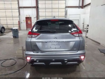 Mitsubishi Eclipse Cross 2023 Mitsubishi Eclipse Cross 1.5 benzyna 152KM 4X4 wersja SEL-SAWC, drobna szk, zdjęcie 10
