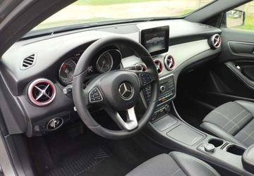 Mercedes GLA I Off-roader 2.1 200 CDI 136KM 2016 Mercedes-Benz GLA Mercedes-Benz GLA 200 (CDI) d 7G-DCT 2.1 Diesel 136KM, zdjęcie 10
