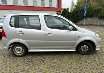 Daihatsu YRV 1.3 i 16V 87KM 2002 Daihatsu YRV 1.3 Benzyna 2002 r Okazja 1.3 Benzyna 87KM, zdjęcie 3