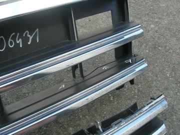 РЕШЕТКА VW TOUAREG III 760853653E 651L W-WA