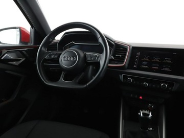 Audi A1 II 1.0 25 TFSI 95KM 2019 Audi A1 Sportback virtual cockpit PDC grzane, zdjęcie 15