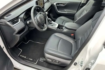 Toyota RAV4 V SUV Facelifting 2.5 Hybrid Dynamic Force 222KM 2025 Toyota RAV4 2.5 222KM 4x4 Executive Kamera 360 Duzy rabat Aktywny tempo, zdjęcie 8