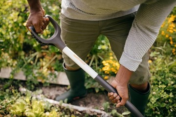 Nohel Garden widły FISKARS WHITE lekkie grawerowanie 1070715