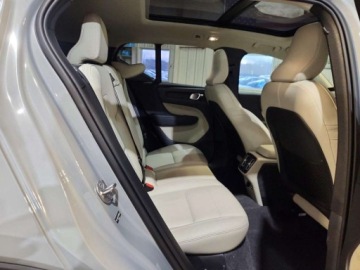 Volvo XC40 2025 Volvo XC 40 Plus 2025 2.0 Benzyna 194KM, zdjęcie 11