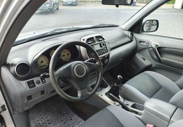 Toyota RAV4 II 2.0 i 16V 150KM 2001 Toyota RAV4 Toyota RAV 4 II 2.0BENZYNA NAPED 4X4 2.0 Benzyna 150KM, zdjęcie 16