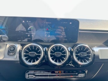 Mercedes GLB SUV 1.3 200 163KM 2023 Mercedes-Benz GLB GLB 2004MATIC AMG Line Night Package KEYLESS-GO 19, zdjęcie 16