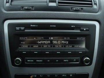 Skoda Octavia II Hatchback Facelifting 1.6 TDI CR DPF 105KM 2012 Skoda Octavia 1.6 TDI, Klima, Klimatronic, zdjęcie 12