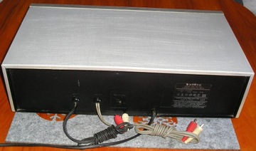 Магнитофон SANYO RD 300 Dolby B, серебристый