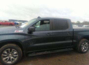 Chevrolet Silverado II 2021 Chevrolet Silverado 2021, 5.3L, 4x4, RST, od ubezpieczalni 5.3 Benzyna, zdjęcie 1