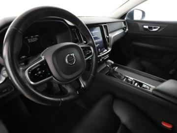 Volvo V60 II  Kombi 2.0 D4 190KM 2020 Volvo V60 2.0 D4 Automat AWD Momentum Pro Navi, zdjęcie 13